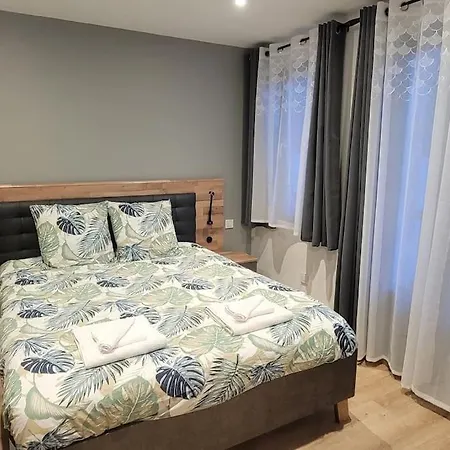 Superbe Appartement T2 Climatise, Idealement Situe Ugine Extérieur photo